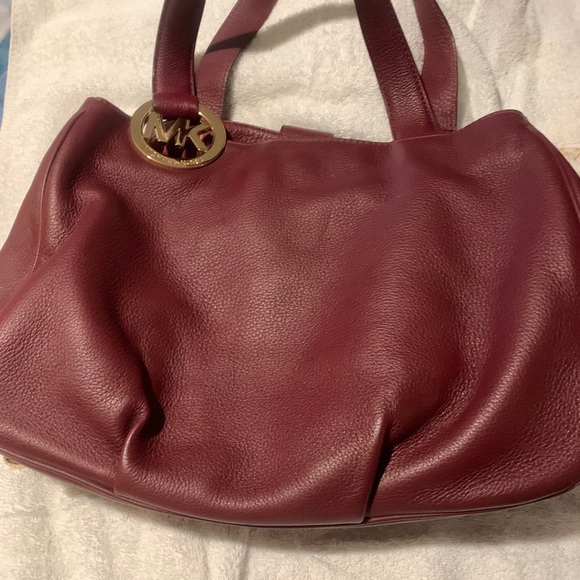 MK soft leather large wine colored handbag - Picture 8 of 9